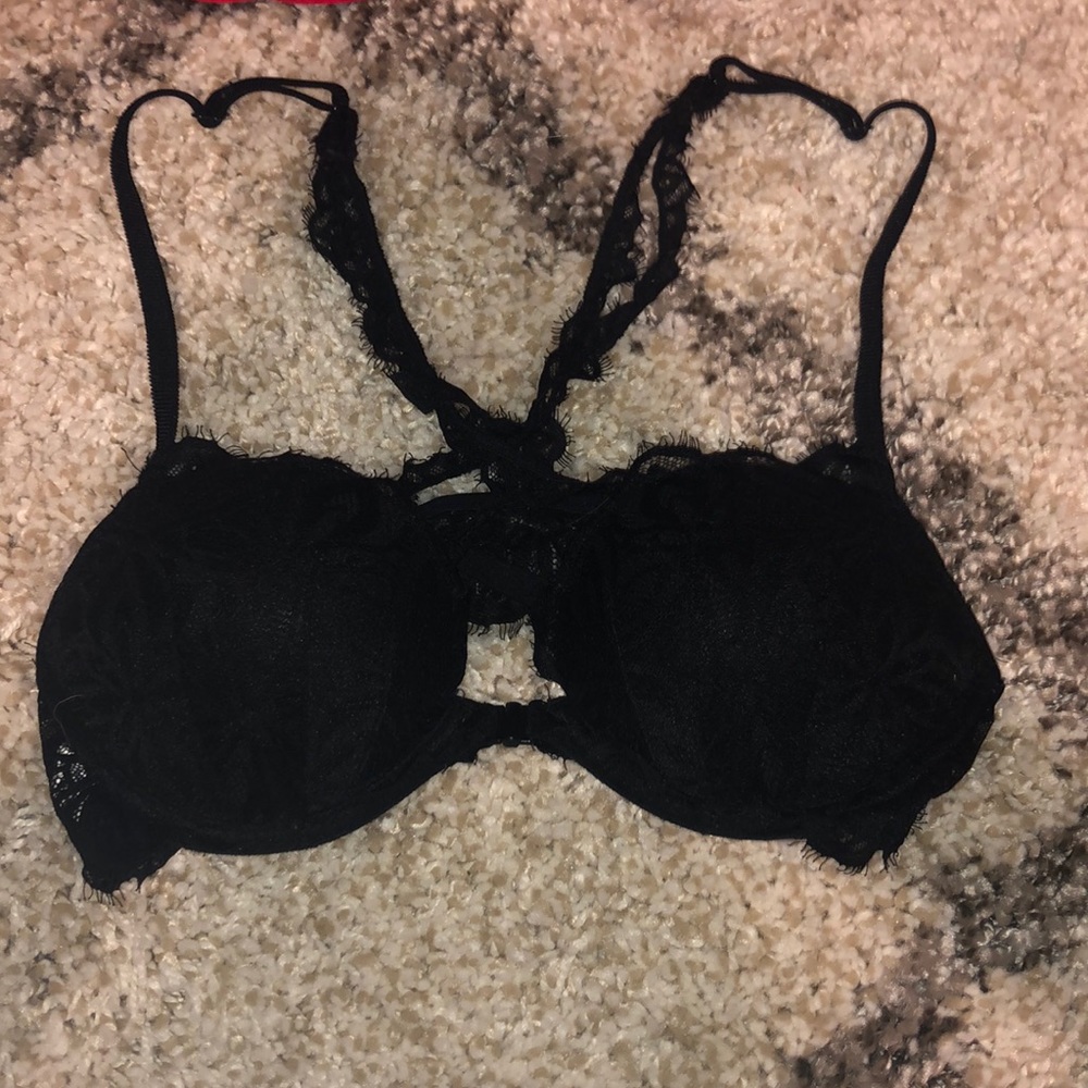 Victoria’s Secret 34B bra